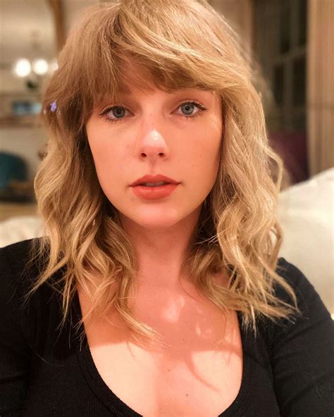 Taylor swift social media - — Taylor Swift Now (@TaylorSwiftN0W) August 18, 2017 —-THIS IS NOT A DRILL —- Looks like @taylorswift13 is gearing up for her comeback. LOOK AT THE BLACKED OUT SOCIAL MEDIA.
